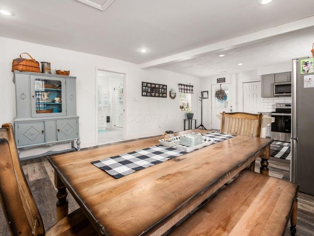 24 Main Street, Bloomingburg, OH 43106