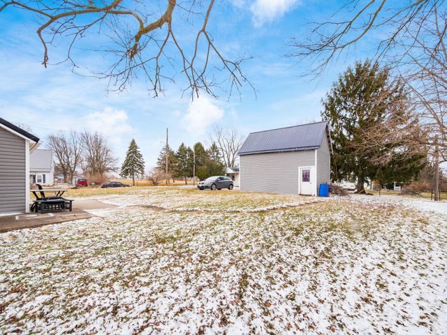 24 Main Street, Bloomingburg, OH 43106