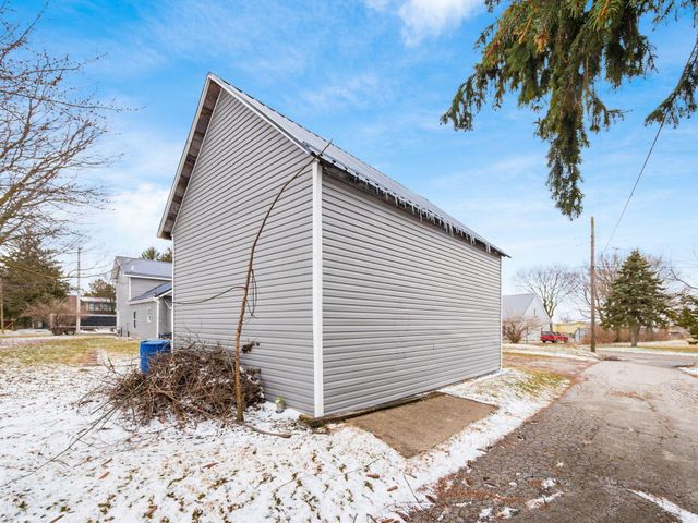 24 Main Street, Bloomingburg, OH 43106