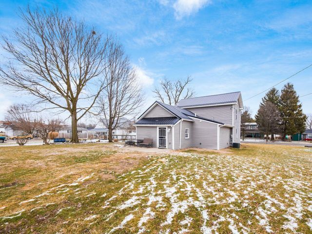 24 Main Street, Bloomingburg, OH 43106