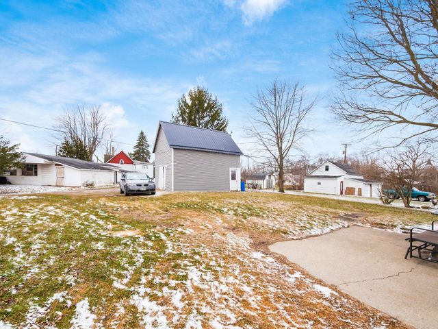 24 Main Street, Bloomingburg, OH 43106