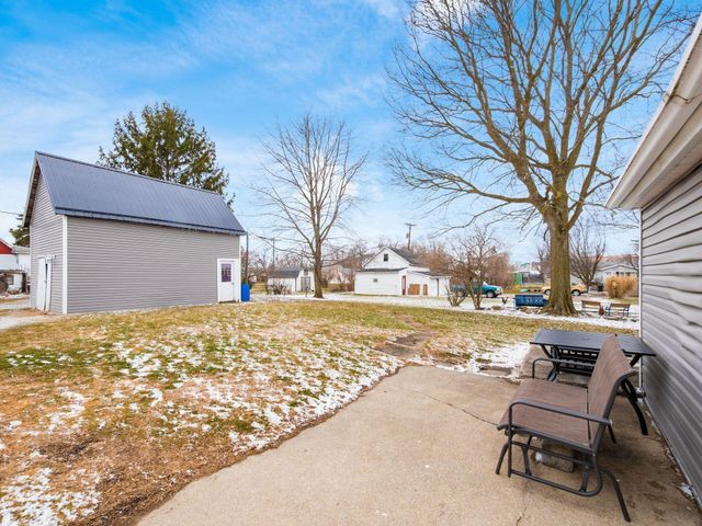 24 Main Street, Bloomingburg, OH 43106