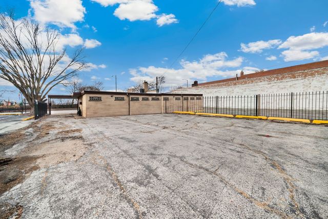 9021 S Western Avenue, Chicago, IL 60620