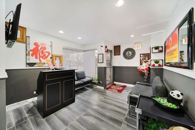 9021 S Western Avenue, Chicago, IL 60620