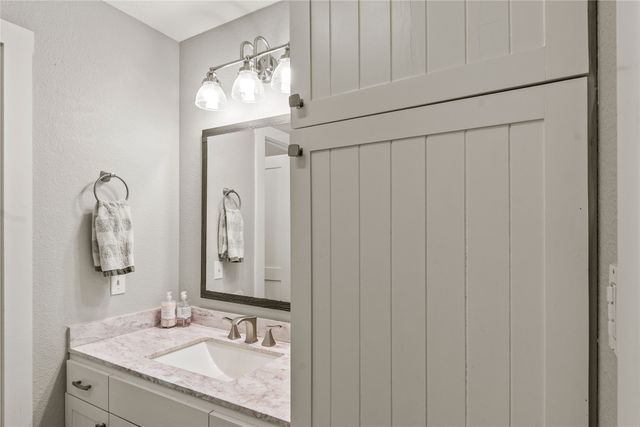 104 Sunset Cove, Trinidad, TX 75163