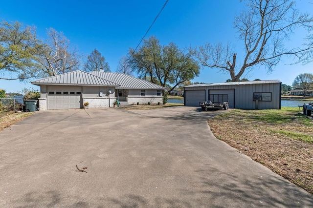 104 Sunset Cove, Trinidad, TX 75163