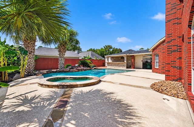 4521 Park Bend Drive, Baytown, TX 77521