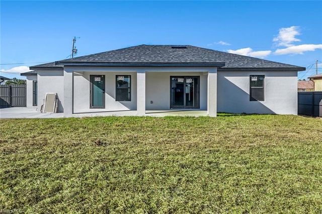 3413 27th ST SW, Lehigh Acres, FL 33976