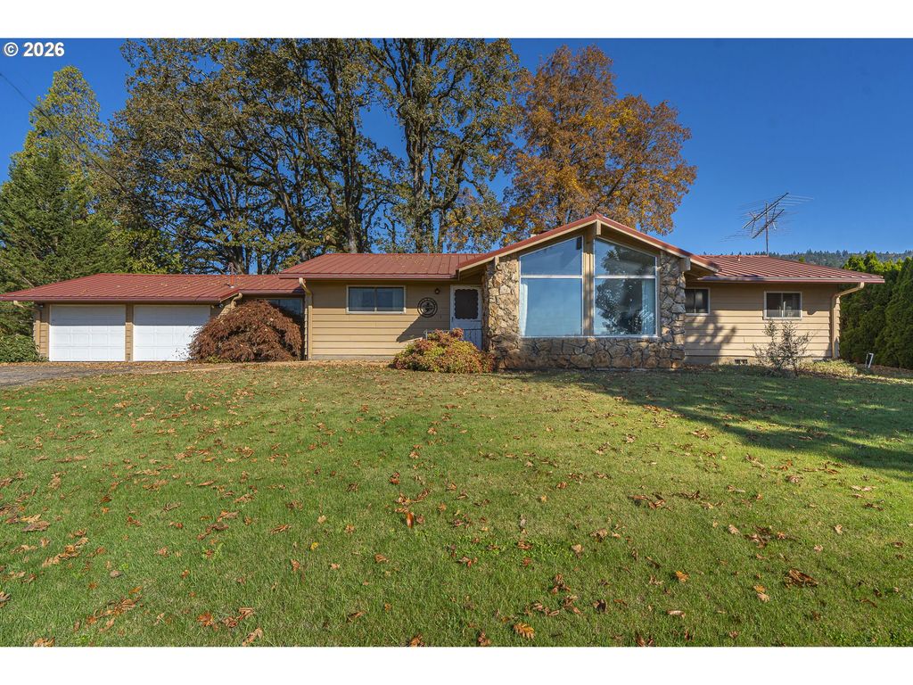Image 1 of property listing at 22000 Ne RANOR Loop, Newberg, OR 97132