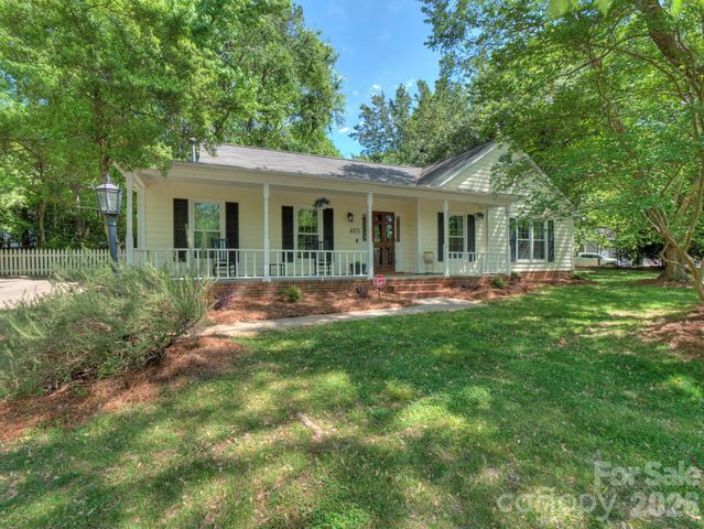 401 Sandymead Road, Matthews, NC 28105