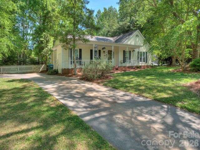 401 Sandymead Road, Matthews, NC 28105