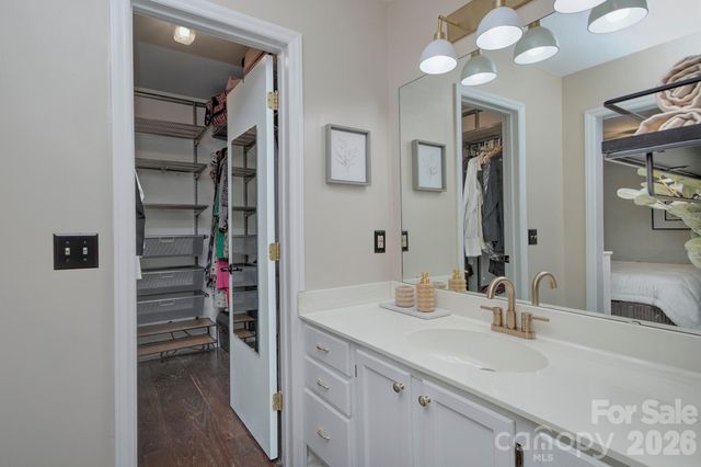 401 Sandymead Road, Matthews, NC 28105