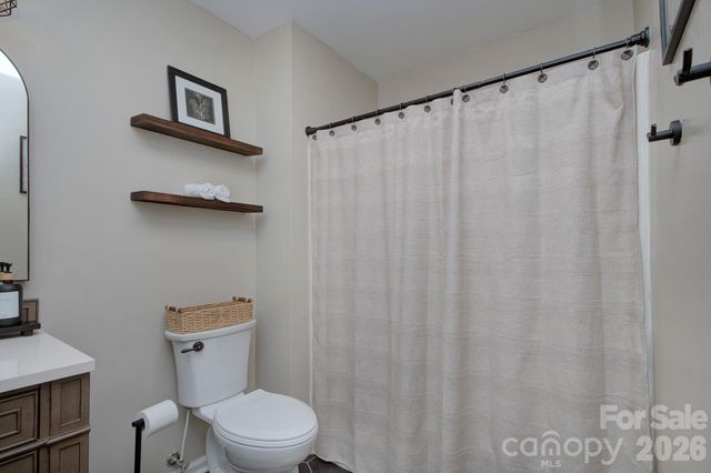 401 Sandymead Road, Matthews, NC 28105