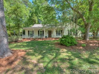 401 Sandymead Road, Matthews, NC 28105