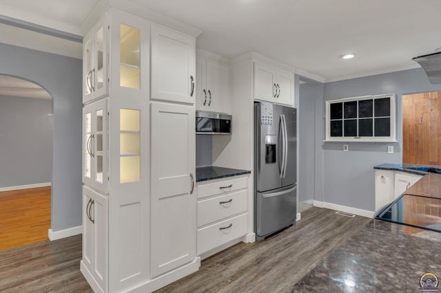 1278 SW Collins AVE, Topeka, KS 66604