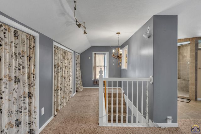 1278 SW Collins AVE, Topeka, KS 66604