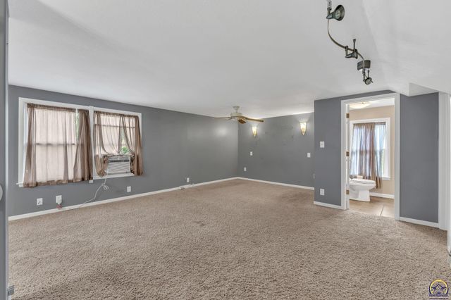 1278 SW Collins AVE, Topeka, KS 66604