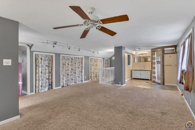 1278 SW Collins AVE, Topeka, KS 66604