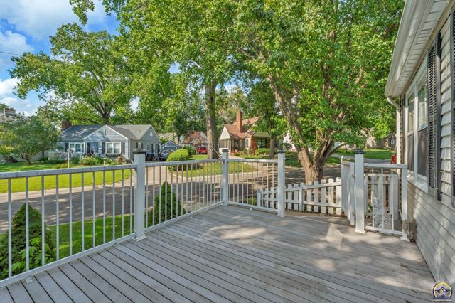 1278 SW Collins AVE, Topeka, KS 66604
