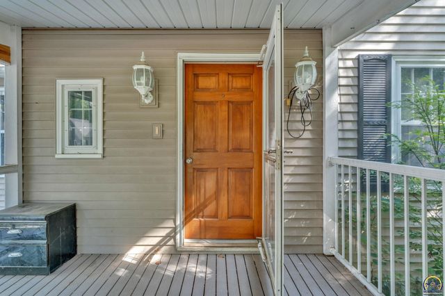 1278 SW Collins AVE, Topeka, KS 66604