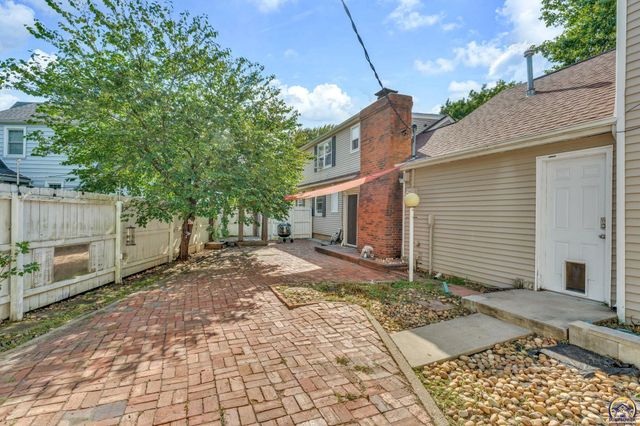 1278 SW Collins AVE, Topeka, KS 66604