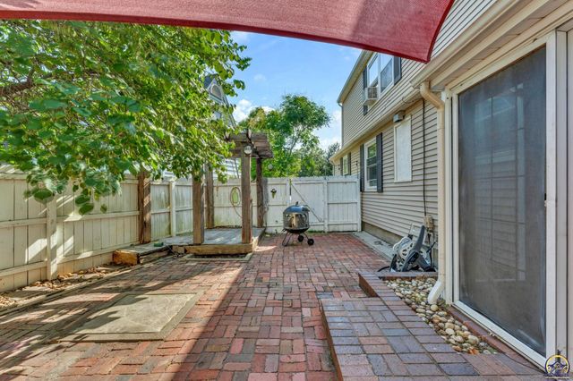 1278 SW Collins AVE, Topeka, KS 66604