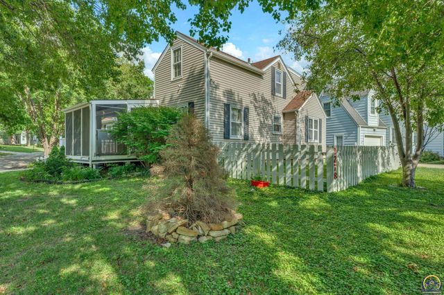 1278 SW Collins AVE, Topeka, KS 66604