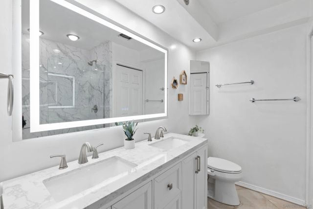 5810 Riley Street APT 8, San Diego, CA 92110