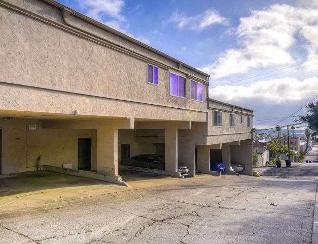 5810 Riley Street APT 8, San Diego, CA 92110