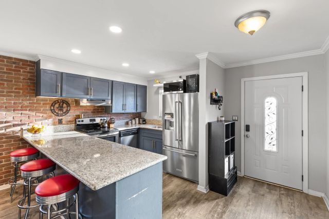 5810 Riley Street APT 8, San Diego, CA 92110