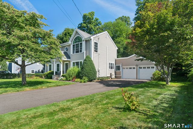 37 Stevenson Road, Fairfield, CT 06825