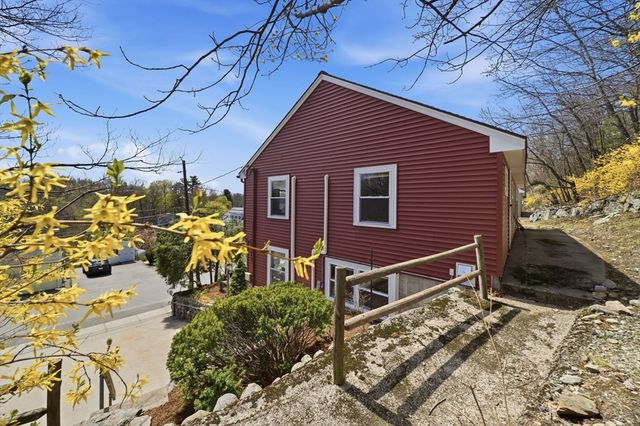 35 Mountain St 35, Woburn, MA 01801