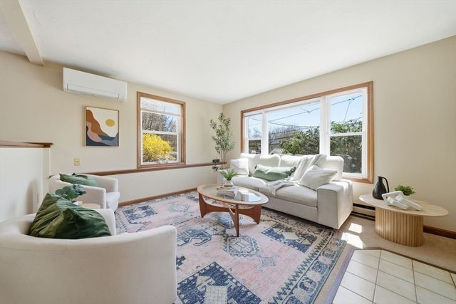 35 Mountain St 35, Woburn, MA 01801