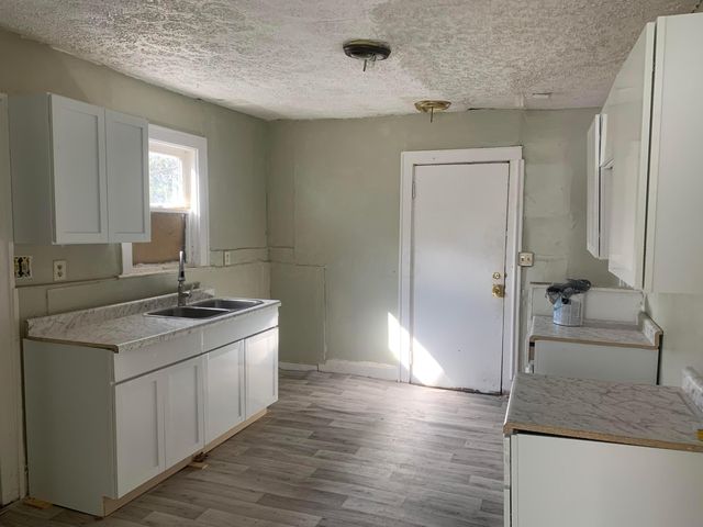 1043 Seymour Avenue, Columbus, OH 43206