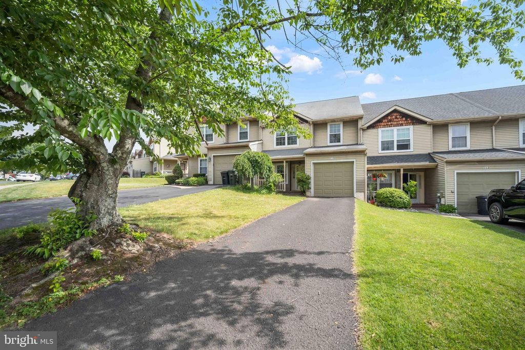 115 MULBERRY DR, Southampton, PA 18966