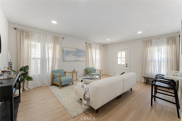 2626 Crestmoore, Los Angeles, CA 90065