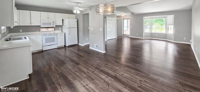 45431 Nottingham Drive, Macomb, MI 48044