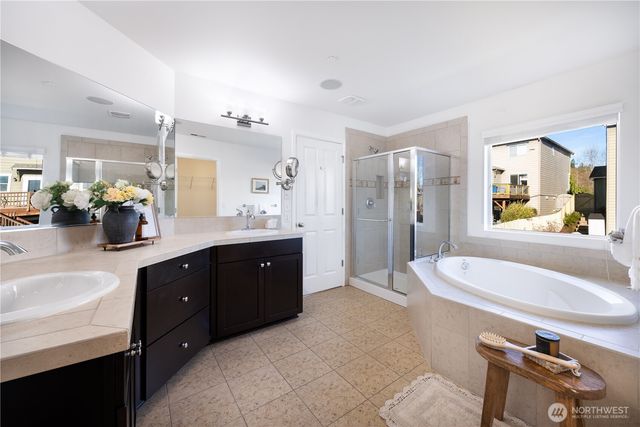 7648 NE 195th Street, Kenmore, WA 98028