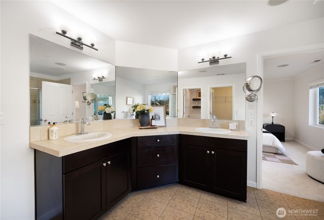 7648 NE 195th Street, Kenmore, WA 98028