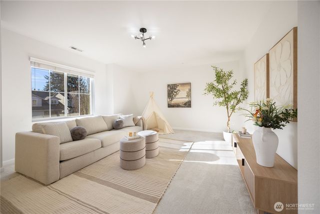 7648 NE 195th Street, Kenmore, WA 98028