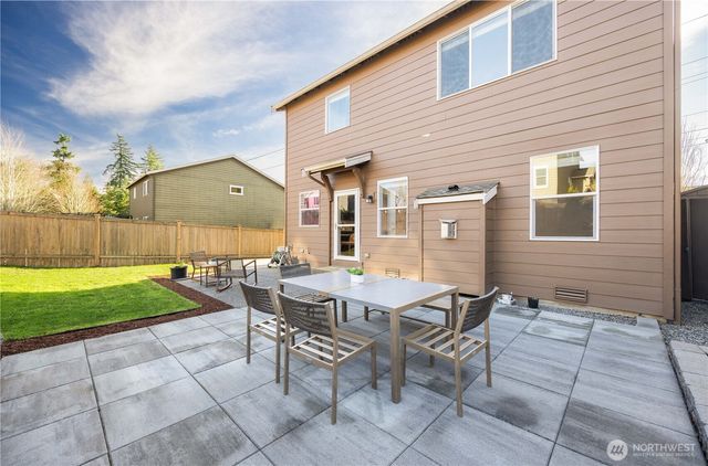7648 NE 195th Street, Kenmore, WA 98028