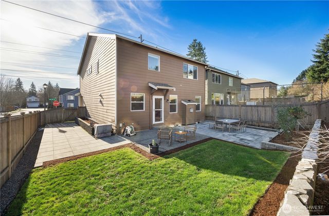 7648 NE 195th Street, Kenmore, WA 98028