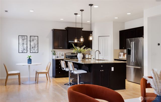 7648 NE 195th Street, Kenmore, WA 98028