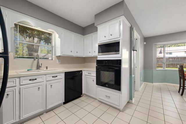 5938 Foresthaven Drive, Houston, TX 77066