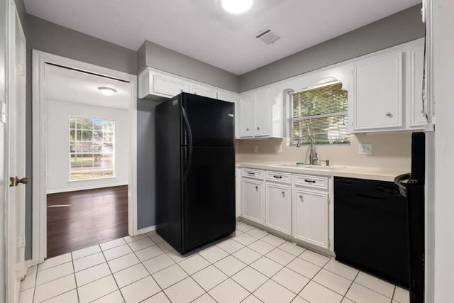 5938 Foresthaven Drive, Houston, TX 77066