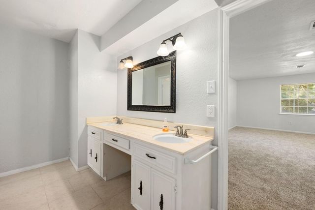 5938 Foresthaven Drive, Houston, TX 77066