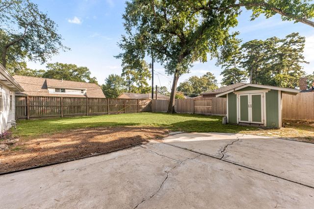 5938 Foresthaven Drive, Houston, TX 77066