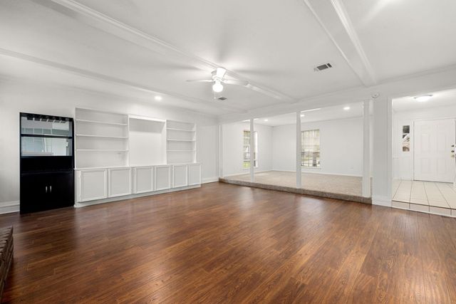 5938 Foresthaven Drive, Houston, TX 77066