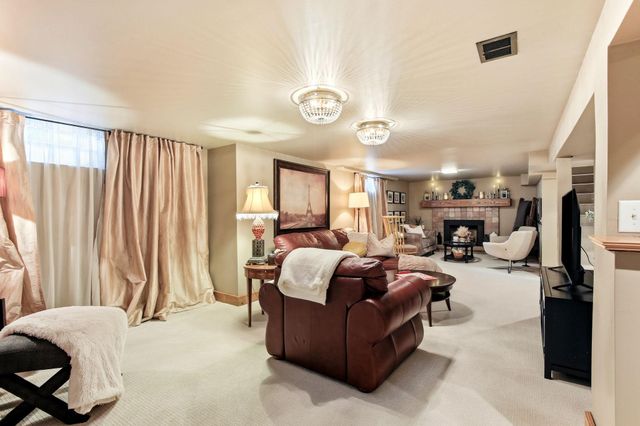 1827 44th Avenue NE, Columbia Heights, MN 55421
