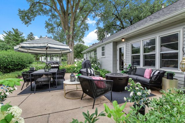 1827 44th Avenue NE, Columbia Heights, MN 55421